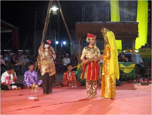 Figure 4. Mak yong performance by the Yayasan Konservatori Seni troupe, Festival Perhelatan Memuliakan Tamadun Melayu in Daik, Lingga, 25 November 2017. © Alan Darmawan.