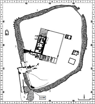 Fig. 2: The plan of Tel Lachish according to the TAU expedition (based on Ussishkin Citation2004b: 34, Fig. 2.9), showing the location of the mudbrick wall of the tower-buttress sampled for this study (LC08); 1) outer gate; 2) Level IV–III inner gate; 3) the Outer Revetment Wall marked all around the mound, excluding the gate area and a gap in the northeastern corner of the mound; 4) the main city wall; 5) the siege ramp