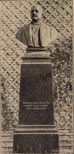 Illustration 1. Manfréd Weiss’ Statue. Köztérkép, https://www.kozterkep.hu/40520/weiss-manfred-mellszobor#vetito=400777.