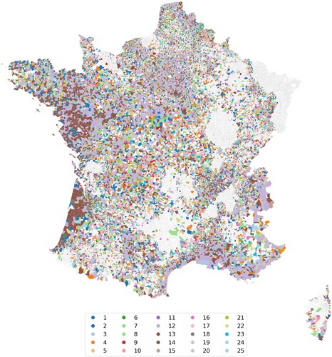 Figure 9. Geographical representation of clusters of median real estate values for French municipalities. There are several municipalities for which we have not been able to extract valid values. The map shows some patterns on the south coast of the country and several homogeneous areas in the west where we have increasing in prices. In general, we can say that there is a great fragmentation and heterogeneity in the distribution of real estate values and trends across the country.
